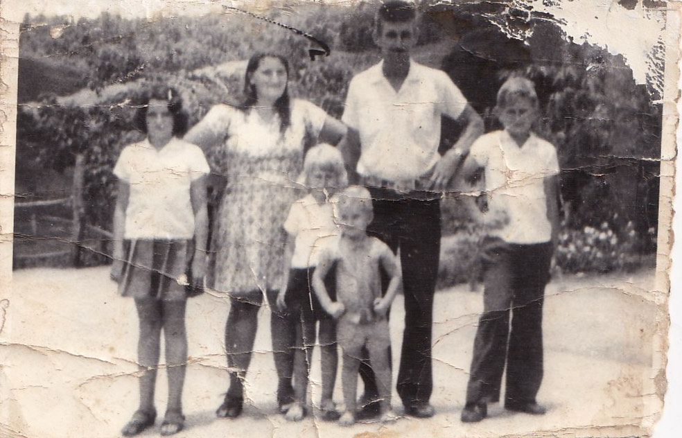 Meus Pais Fredolino Plaster e Laura Zimermann Plaster, eu aos 11 anos e meus irmãos Daniel 9 anos, Ivanete 6 anos e Elves 2 anos.